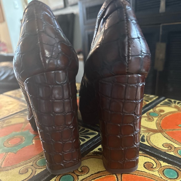 Pristine condition Italian leather heels - Picture 2 of 7